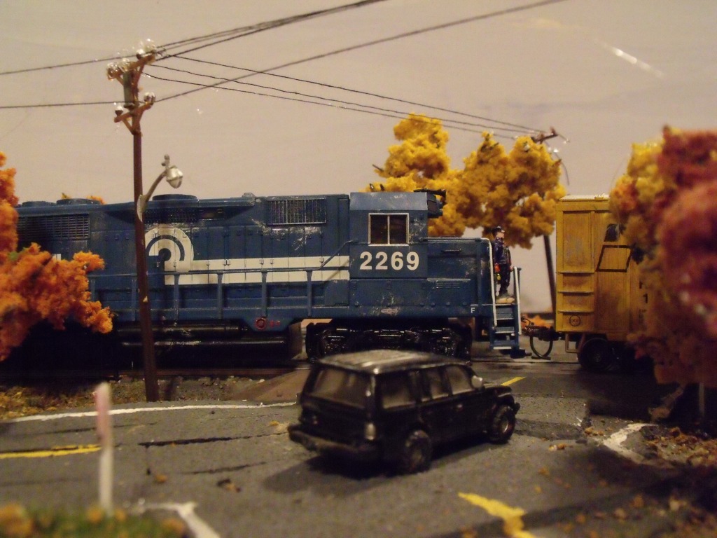 A scene from my last small layout. Even though it was small, it still was enjoyable and realistic